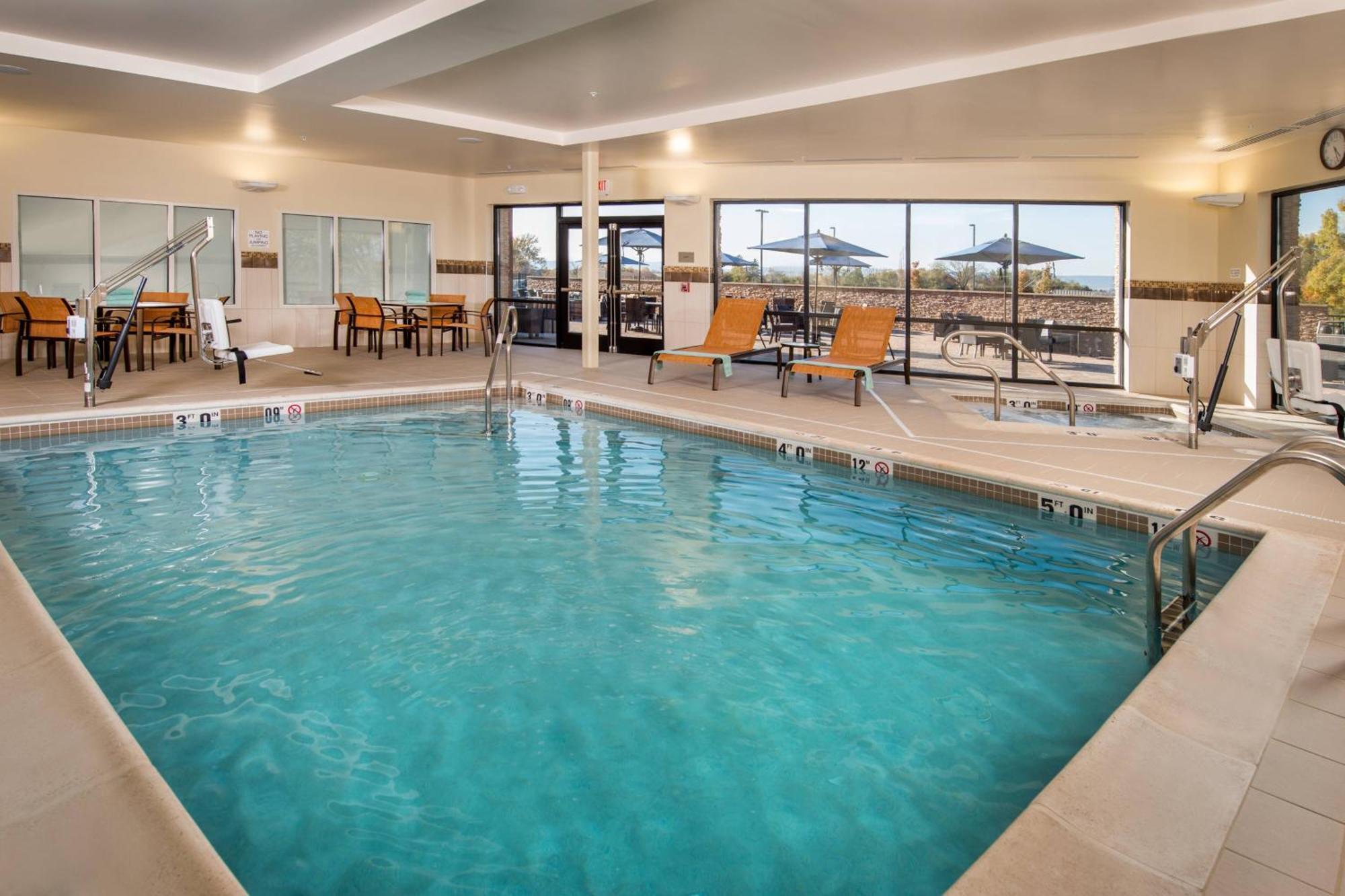 Courtyard By Marriott Shippensburg Hotell Exteriör bild