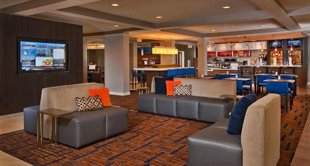 Courtyard By Marriott Shippensburg Hotell Exteriör bild